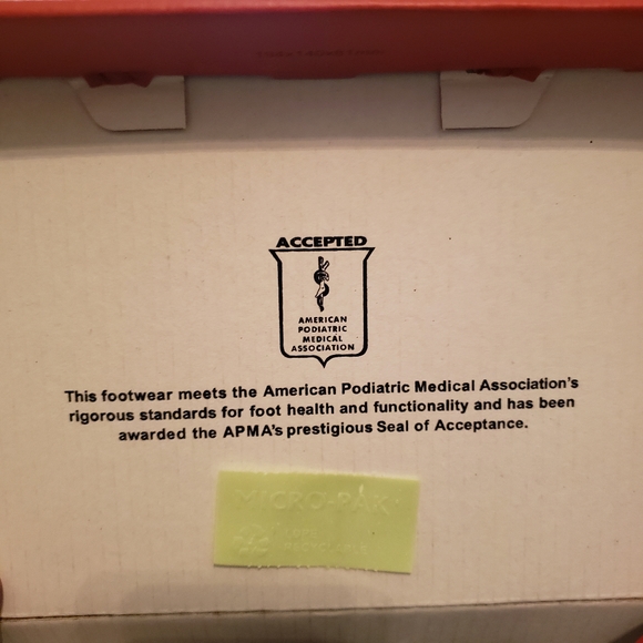 See Kai Run Mary Jane II Black Patent Shoes - Picture 12 of 12